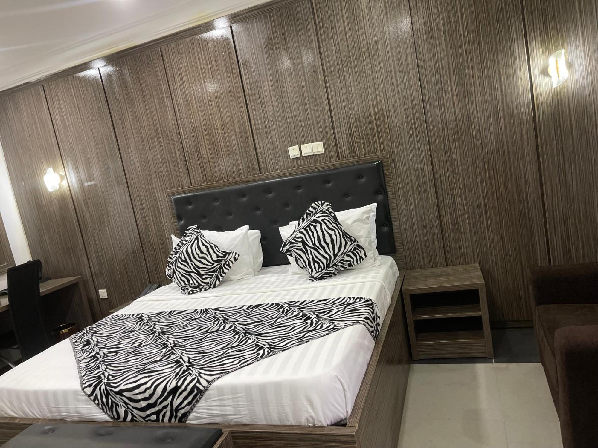 Aa Hotel And Suites Abuja Buitenkant foto