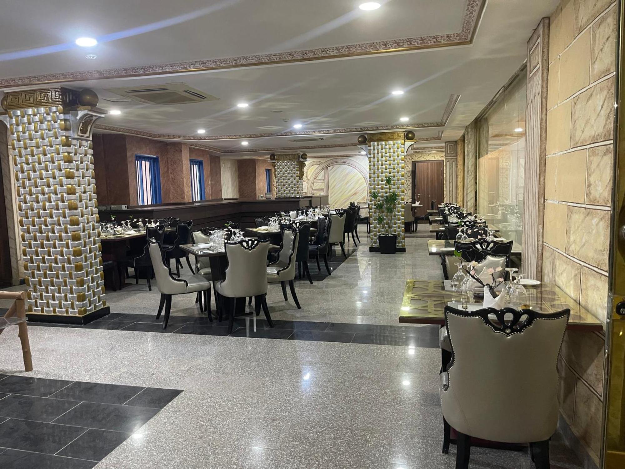Aa Hotel And Suites Abuja Buitenkant foto