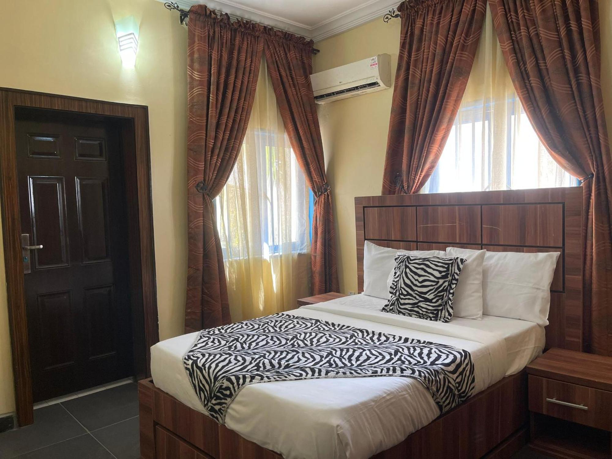 Aa Hotel And Suites Abuja Buitenkant foto