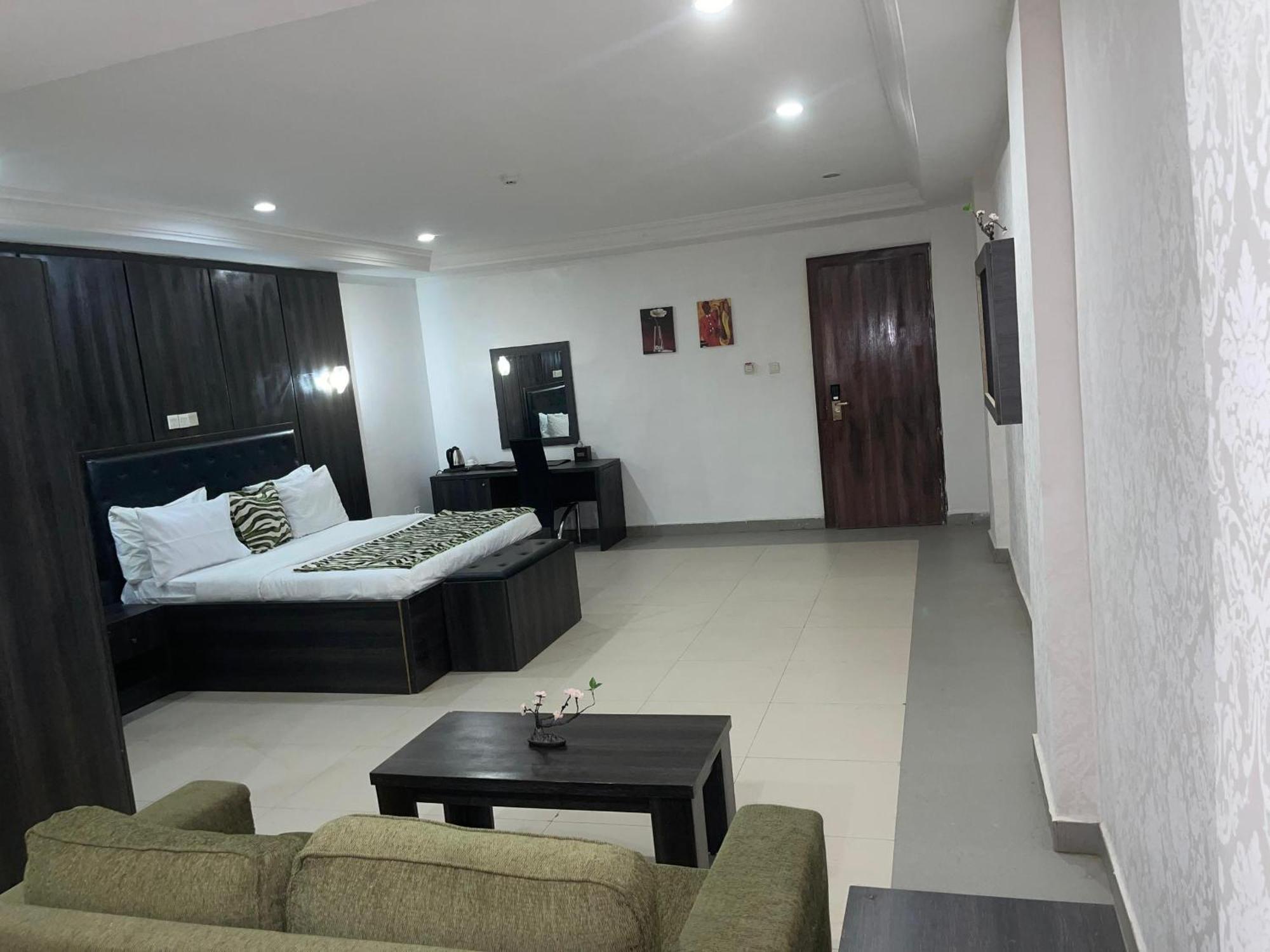 Aa Hotel And Suites Abuja Buitenkant foto
