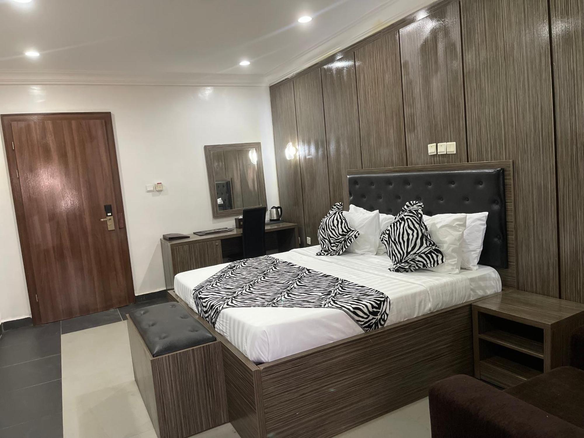 Aa Hotel And Suites Abuja Buitenkant foto